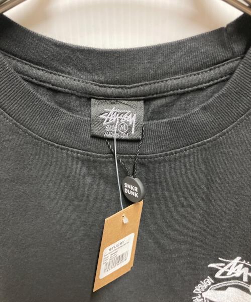 stussy（ステューシー）stussy (ステューシー) Beach Roots Pigment Dyed Tee ブラック サイズ:M 未使用品の古着・服飾アイテム