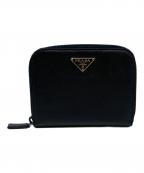 PRADAプラダ）の古着「サフィアーノ2つ折り財布」｜ブラック