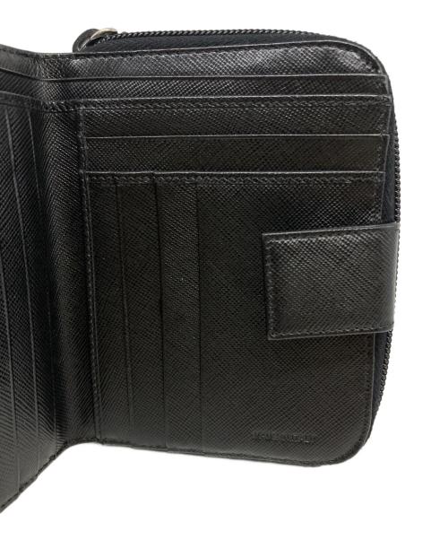 PRADA（プラダ）PRADA (プラダ) サフィアーノ2つ折り財布 ブラックの古着・服飾アイテム