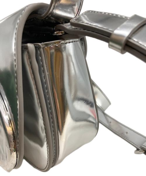 DIESEL（ディーゼル）DIESEL (ディーゼル) 1drレザークロスボディバッグ シルバーの古着・服飾アイテム