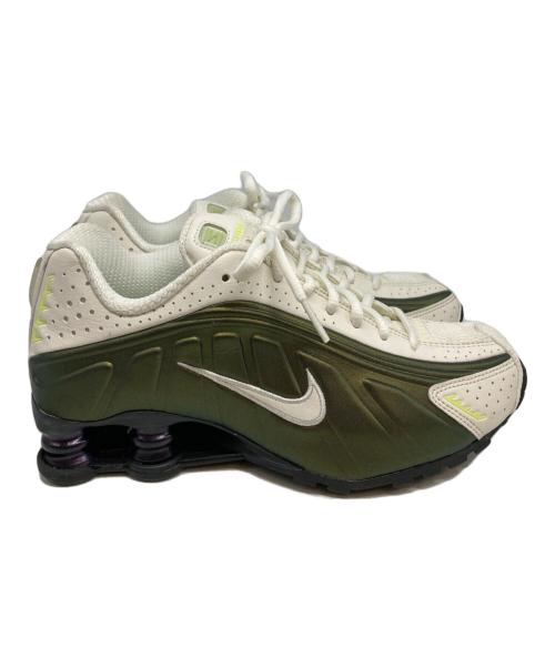NIKE（ナイキ）NIKE (ナイキ) ナイキ ショックス R4 	IB8062-133 グリーン サイズ:23.5ｃｍの古着・服飾アイテム