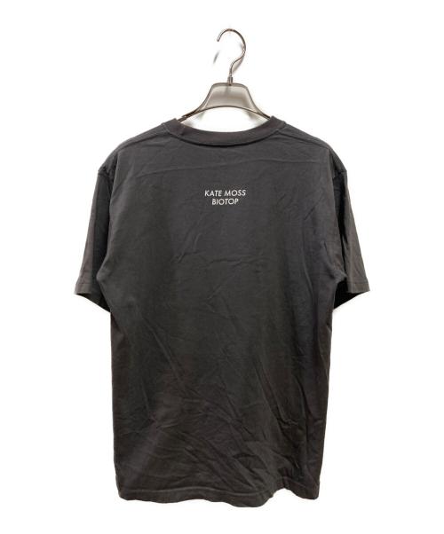 biotope（ビオトープ）biotope (ビオトープ) Kate Moss by David Sims ブラック サイズ:Mの古着・服飾アイテム