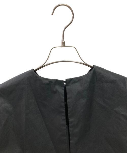 LE PHIL（ル フィル）LE PHIL (ル フィル) グロッシータイプライターブラウス ブラック サイズ:FREEの古着・服飾アイテム