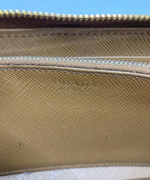 PRADA（プラダ）PRADA (プラダ) 財布 ベージュの古着・服飾アイテム