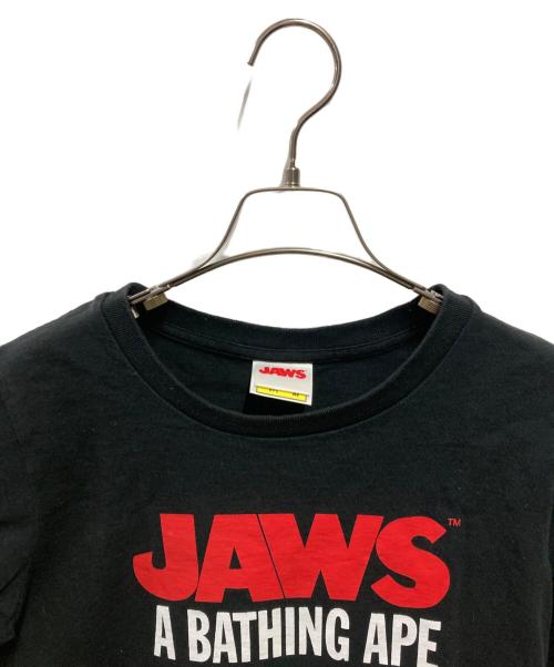 A BATHING APE（ア ベイシング エイプ）A BATHING APE (ア ベイシング エイプ) JAWS (ジョーズ) JAWSプリントTシャツ ブラック サイズ:XSの古着・服飾アイテム
