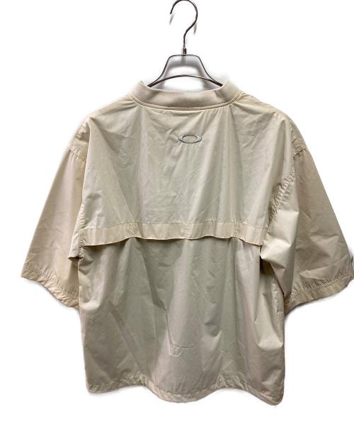 OAKLEY（オークリー）OAKLEY (オークリー) 90-00's S/S メタルロゴシャツ ベージュ サイズ:Mの古着・服飾アイテム