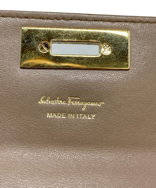 Salvatore Ferragamo（サルヴァトーレ フェラガモ）Salvatore Ferragamo (サルヴァトーレ フェラガモ) 財布 ベージュの古着・服飾アイテム