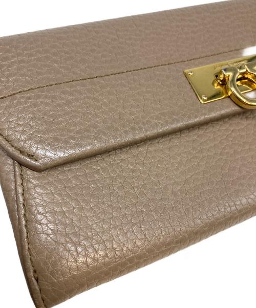 Salvatore Ferragamo（サルヴァトーレ フェラガモ）Salvatore Ferragamo (サルヴァトーレ フェラガモ) 財布 ベージュの古着・服飾アイテム