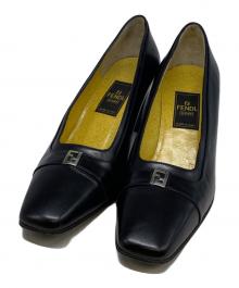 FENDI（フェンディ）の古着「スクエアトゥーパンプス FFロゴ」｜ブラック