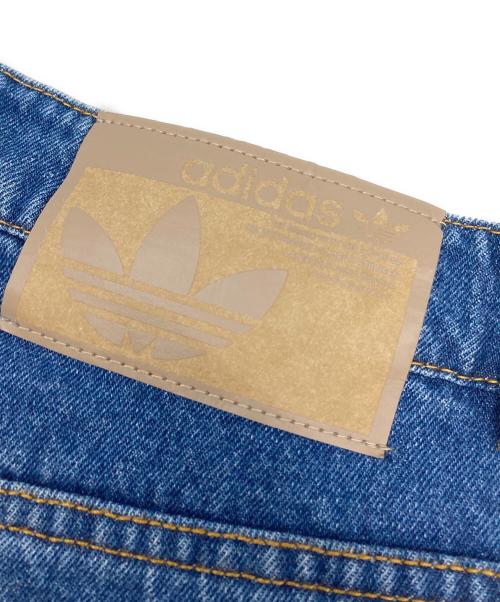 adidas（アディダス）adidas (アディダス) 刺繍デニムパンツ IP3768 インディゴ サイズ:Lの古着・服飾アイテム