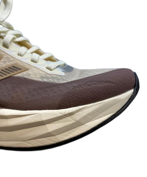 NEW BALANCE（ニューバランス）NEW BALANCE (ニューバランス) FuelCell Rebel v5 ベージュ サイズ:25ｃｍの古着・服飾アイテム