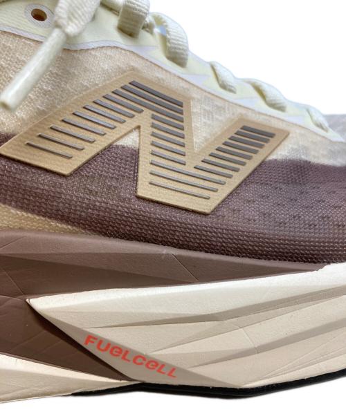 NEW BALANCE（ニューバランス）NEW BALANCE (ニューバランス) FuelCell Rebel v5 ベージュ サイズ:25ｃｍの古着・服飾アイテム