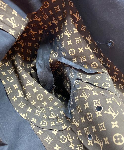 LOUIS VUITTON（ルイ ヴィトン）LOUIS VUITTON (ルイ ヴィトン) 裏地モノグラムゴム引きコート ブラック サイズ:36の古着・服飾アイテム