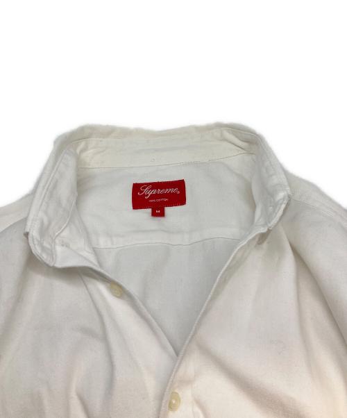 SUPREME（シュプリーム）SUPREME (シュプリーム) アームロゴボタンダウンシャツ ホワイト サイズ:Ｍの古着・服飾アイテム