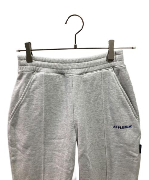 APPLEBUM（アップルバム）APPLEBUM (アップルバム) Logo Sweat Pants ロゴスウェットパンツ グレー サイズ:Ｓの古着・服飾アイテム
