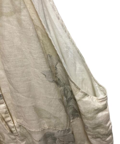 Gauze（ガーゼ）Gauze (ガーゼ) ANTIQUE FLOWER PRINT TRAVAILLE SALOPETTE ベージュ サイズ:ＦＲＥＥの古着・服飾アイテム