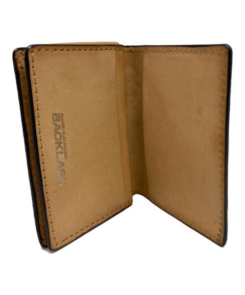 ISAMU KATAYAMA BACKLASH（イサムカタヤマ・バックラッシュ）ISAMU KATAYAMA BACKLASH (イサムカタヤマ・バックラッシュ) カードケース ブルーの古着・服飾アイテム