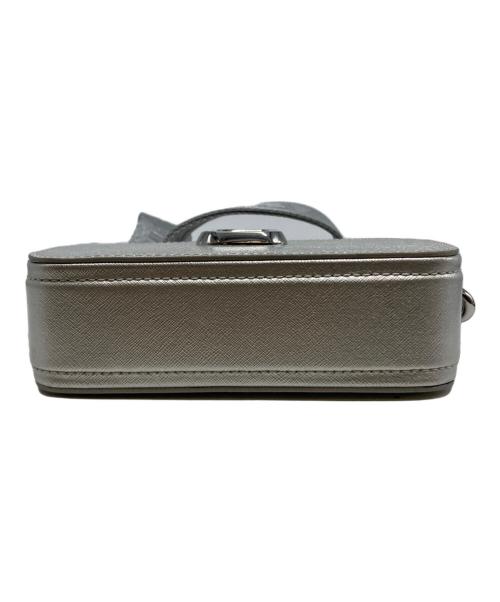 MARC JACOBS（マークジェイコブス）MARC JACOBS (マークジェイコブス) スナップショットショルダーバッグ シルバーの古着・服飾アイテム