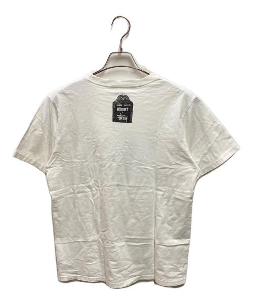 stussy（ステューシー）stussy (ステューシー) HIDEOUT 30周年 スカルプリントTシャツ ホワイト サイズ:Mの古着・服飾アイテム