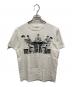 stussy（ステューシー）の古着「HIDEOUT 30周年 スカルプリントTシャツ」｜ホワイト