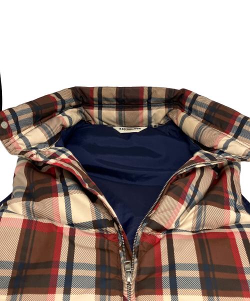 A BATHING APE（アベイシングエイプ）A BATHING APE (アベイシングエイプ) ラブジェネチェックダウンベスト ベージュ サイズ:Ｍの古着・服飾アイテム