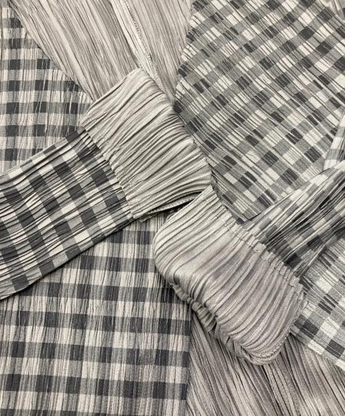 PLEATS PLEASE（プリーツプリーズ）PLEATS PLEASE (プリーツプリーズ) プリーツカーディガン グレー サイズ:3の古着・服飾アイテム