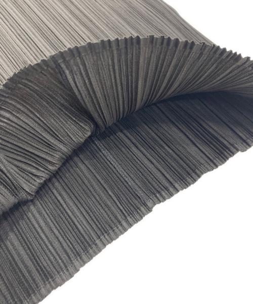 PLEATS PLEASE（プリーツプリーズ）PLEATS PLEASE (プリーツプリーズ) ハイネック半袖プリーツカットソー ブラウン サイズ:4の古着・服飾アイテム