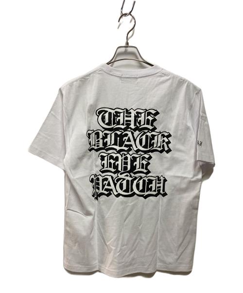 BlackEyePatch（ブラックアイパッチ）BlackEyePatch (ブラックアイパッチ) Fake Ass Flowers (フェイク アス フラワーズ) コラボロゴプリントTシャツ ホワイト サイズ:Ｍ 未使用品の古着・服飾アイテム