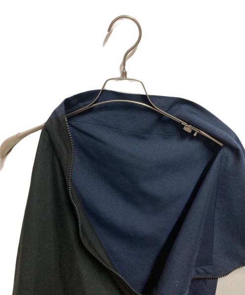 132 5. ISSEY MIYAKE（132 5. イッセイ ミヤケ）132 5. ISSEY MIYAKE (132 5. イッセイ ミヤケ) 変形ノースリーブジップブラウス ネイビー サイズ:3の古着・服飾アイテム