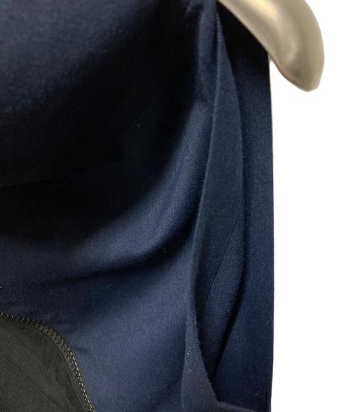132 5. ISSEY MIYAKE（132 5. イッセイ ミヤケ）132 5. ISSEY MIYAKE (132 5. イッセイ ミヤケ) 変形ノースリーブジップブラウス ネイビー サイズ:3の古着・服飾アイテム