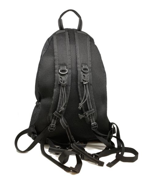 and wander（アンドワンダー）and wander (アンドワンダー) X-Pac 20L daypack ブラックの古着・服飾アイテム
