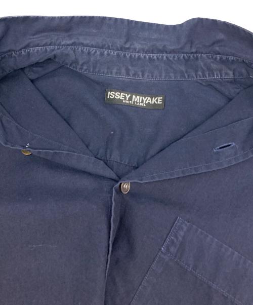 ISSEY MIYAKE（イッセイミヤケ）ISSEY MIYAKE (イッセイミヤケ) 半袖シャツ ネイビー サイズ:２の古着・服飾アイテム