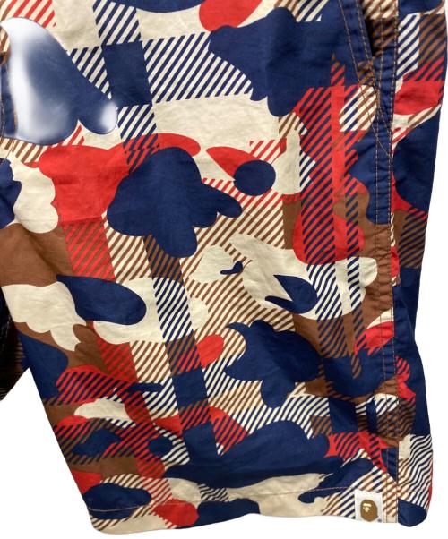 A BATHING APE（アベイシングエイプ）A BATHING APE (アベイシングエイプ) カモ柄ハーフパンツ レッド×ネイビー サイズ:Ｓの古着・服飾アイテム