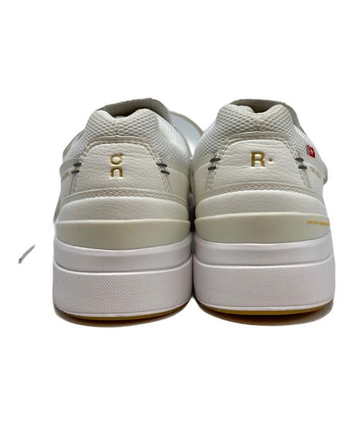 on（オン）on (オン) THE ROGER Centre Court ホワイト サイズ:26.5cmの古着・服飾アイテム