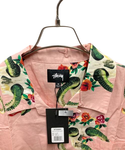 stussy（ステューシー）stussy (ステューシー) SKULL PATTERN SHIRT ピンク サイズ:M 未使用品の古着・服飾アイテム