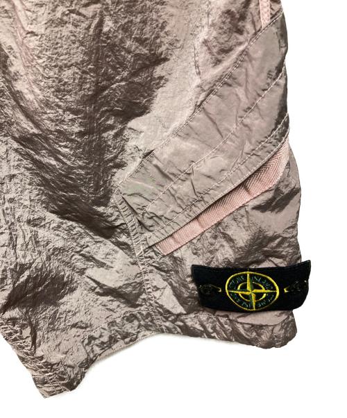 STONE ISLAND（ストーンアイランド）STONE ISLAND (ストーンアイランド) Nylon Metal Econyl ショートパンツ ピンク サイズ:32の古着・服飾アイテム
