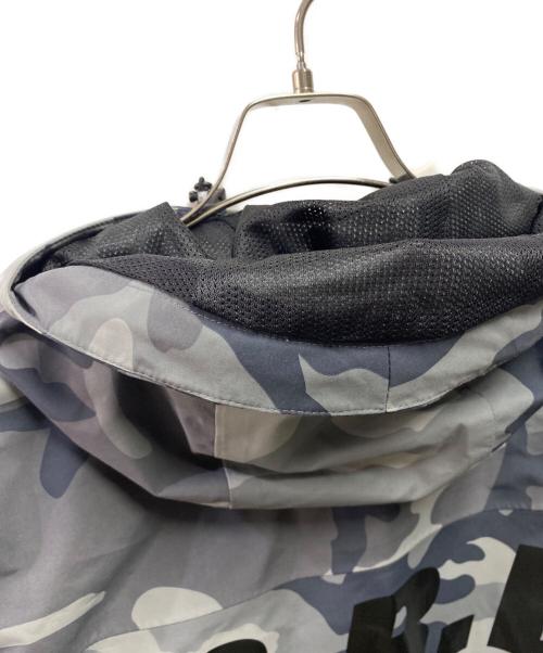 F.C.R.B.（エフシーレアルブリストル）F.C.R.B. (エフシーレアルブリストル) TOUR JACKET グレー サイズ:Sの古着・服飾アイテム