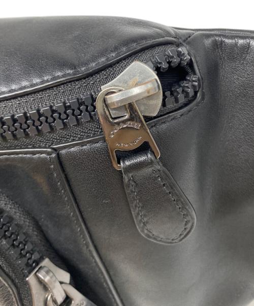 COACH（コーチ）COACH (コーチ) カーフレザーウエストポーチ ブラックの古着・服飾アイテム