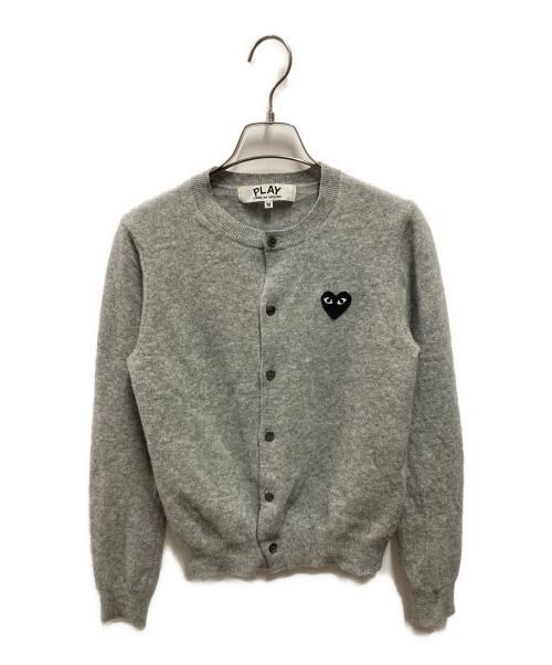 PLAY COMME des GARCONS（プレイコムデギャルソン）PLAY COMME des GARCONS (プレイコムデギャルソン) ハートロゴウールカーディガン グレー サイズ:Mの古着・服飾アイテム