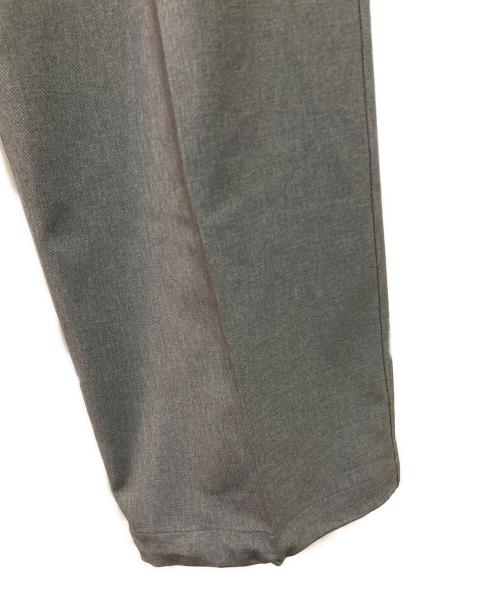 BEAMS（ビームス）BEAMS (ビームス) Wide Slacks グレー サイズ:L 未使用品の古着・服飾アイテム