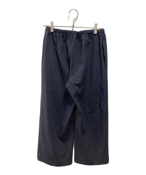 SHIPS（シップス）SHIPS (シップス)  25SS〈手洗い可能〉ストライプ 細ゴム ワイド ドロスト パンツ ネイビー サイズ:36の古着・服飾アイテム