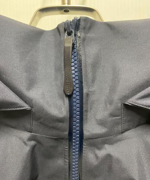 ARC'TERYX（アークテリクス）ARC'TERYX (アークテリクス) BETA AR JACKET ネイビー サイズ:Mの古着・服飾アイテム