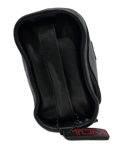 TUMI（トゥミ）TUMI (トゥミ) レザークラッチバッグ ブラックの古着・服飾アイテム