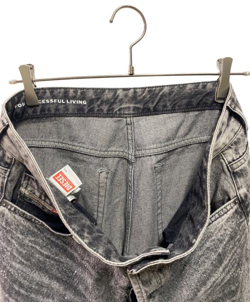 DIESEL（ディーゼル）DIESEL (ディーゼル) 1989 D-Mine ラインストーンジーンズ ブラック サイズ:w31の古着・服飾アイテム