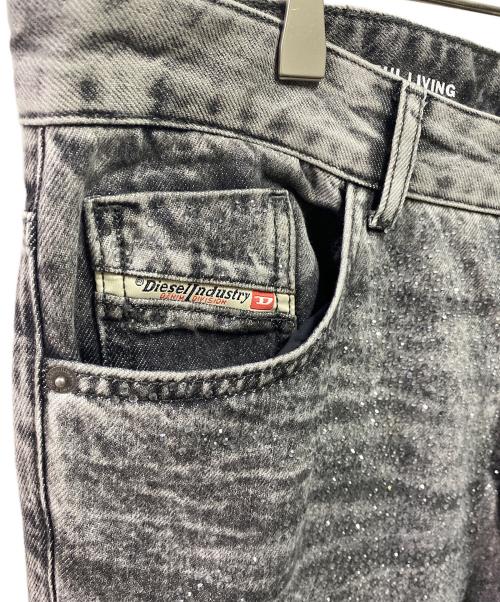 DIESEL（ディーゼル）DIESEL (ディーゼル) 1989 D-Mine ラインストーンジーンズ ブラック サイズ:w31の古着・服飾アイテム