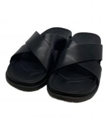 UGG（アグ）の古着「WAINSCOTT SLIDE」｜ブラック