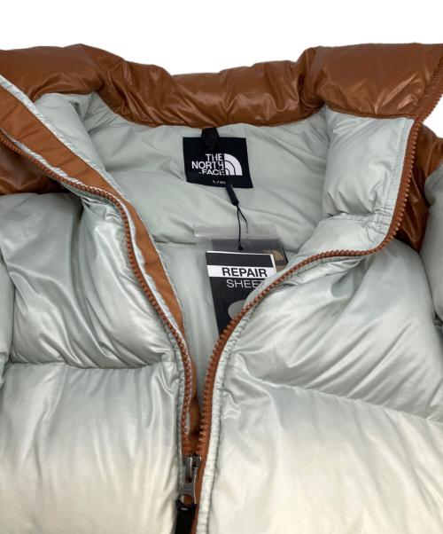 THE NORTH FACE（ザ ノース フェイス）THE NORTH FACE (ザ ノース フェイス) W'S NUPTSE SHORT JACKET ブルー×ブラウン サイズ:Ｌ 未使用品の古着・服飾アイテム