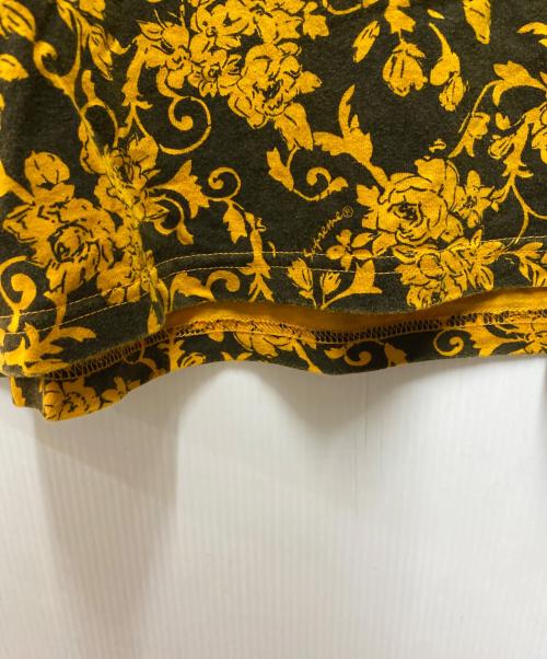 SUPREME（シュプリーム）SUPREME (シュプリーム) Small Box Tee Black Floral ブラック×イエロー サイズ:Lの古着・服飾アイテム