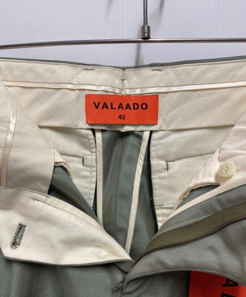VALAADO（バラード）VALAADO (バラード) センタープレスタックスラックスパンツ グリーン サイズ:40の古着・服飾アイテム