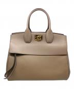 Salvatore Ferragamoサルヴァトーレ フェラガモ）の古着「STUDIO BAG」｜ベージュ